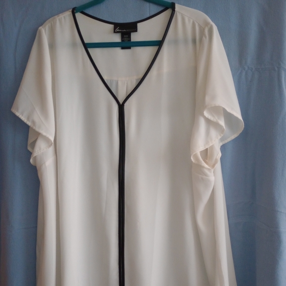 Lane Bryant Tops - Lane Bryant short sleeve, faux leather trimmed top